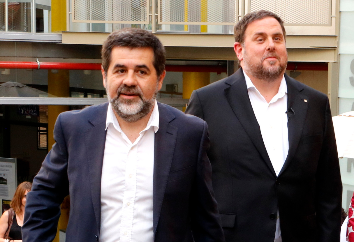 Jailed pro-independence leaders Jordi Sànchez (left) and Oriol Junqueras (by Rafa Garrido)